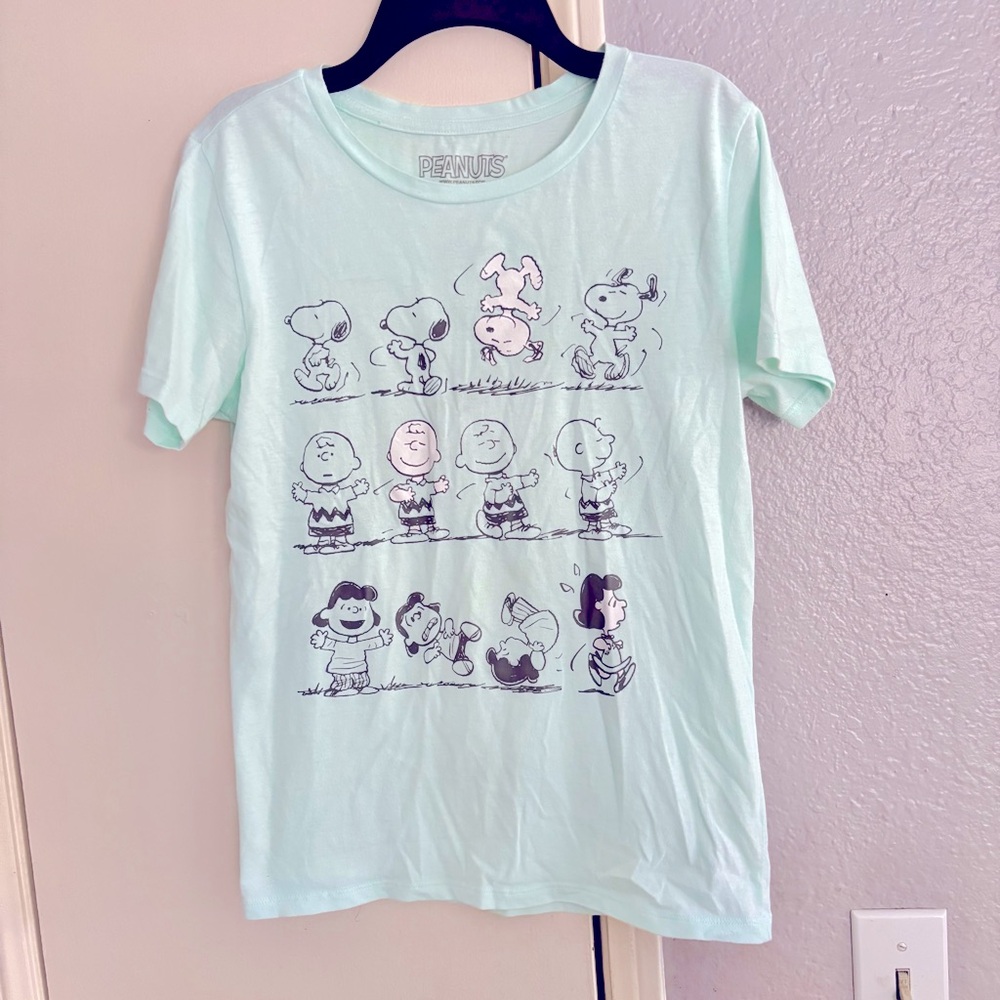 Peanuts light blue Tee Short Sleeve with Snoopy Charlie Brown Lucy Dancing XS